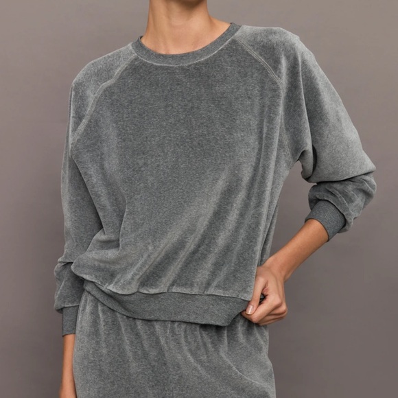 Carbon38 Tops - CARBON 38 Raglan Grey Pullover in Velour